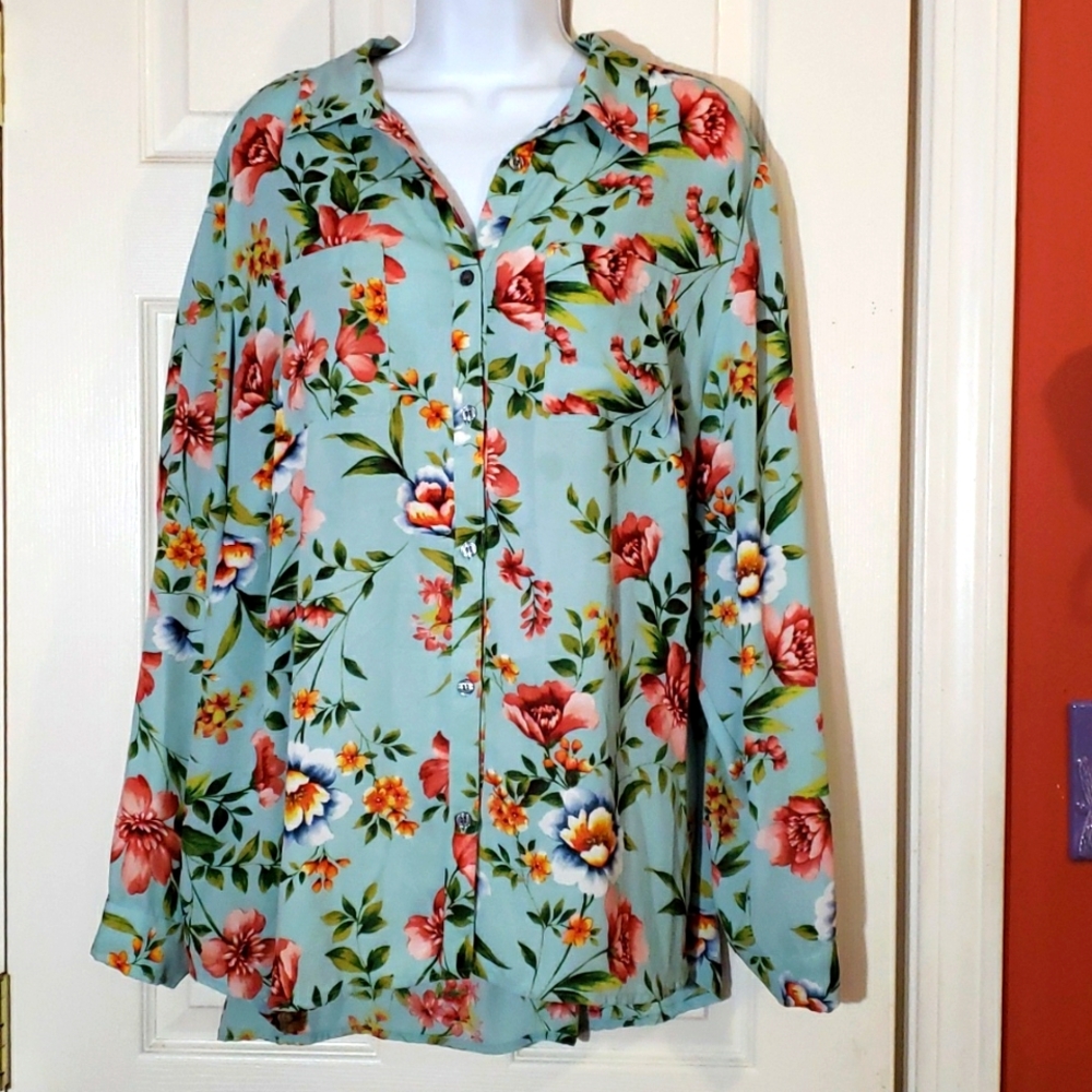 Roz & Ali Floral button up the front Blouse